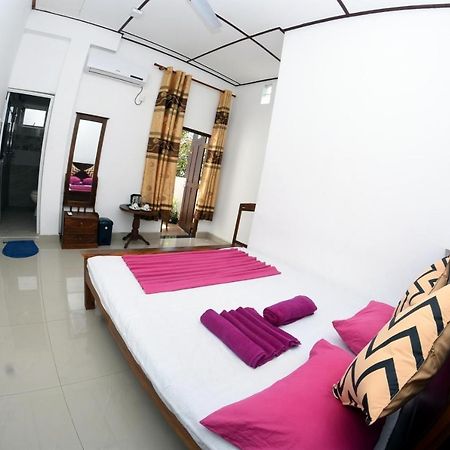 Bluray Beach Apartment Negombo Bagian luar foto