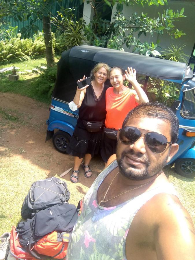 Bluray Beach Apartment Negombo Bagian luar foto