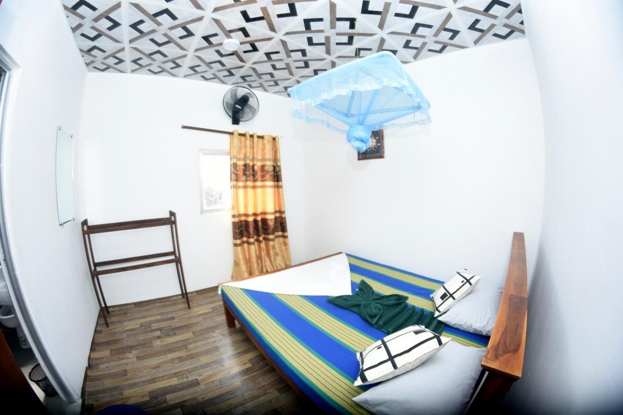 Bluray Beach Apartment Negombo Bagian luar foto