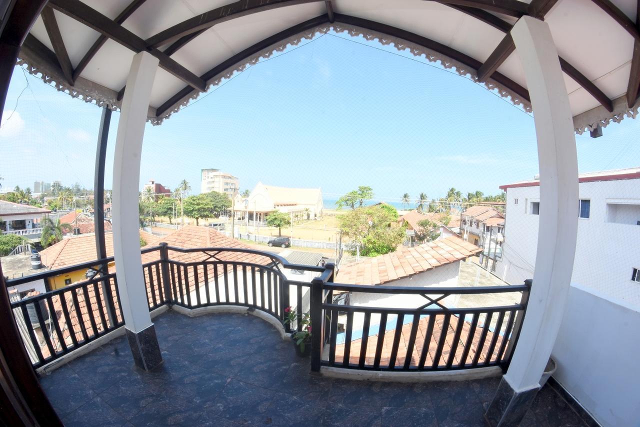 Bluray Beach Apartment Negombo Bagian luar foto