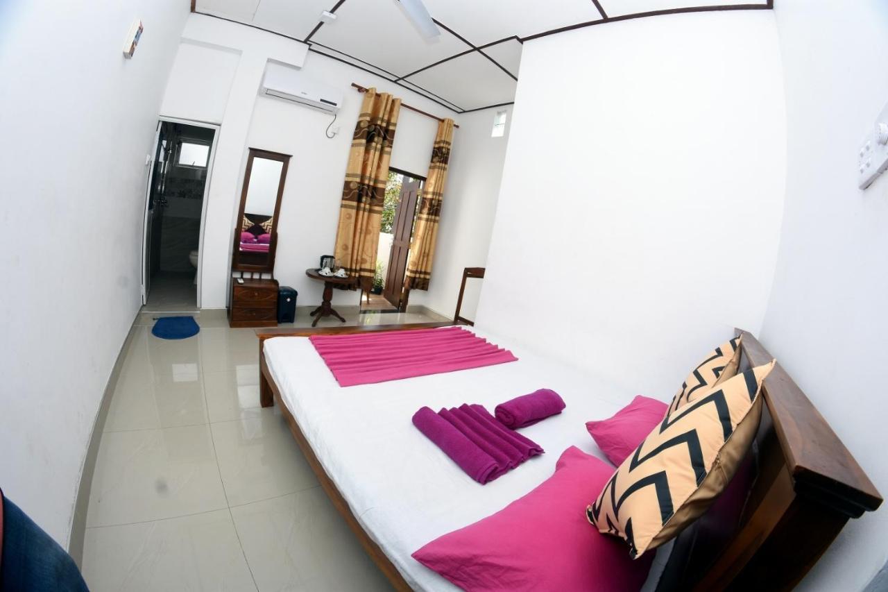 Bluray Beach Apartment Negombo Bagian luar foto