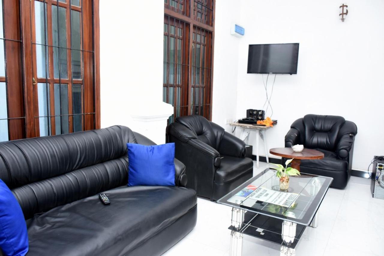 Bluray Beach Apartment Negombo Bagian luar foto