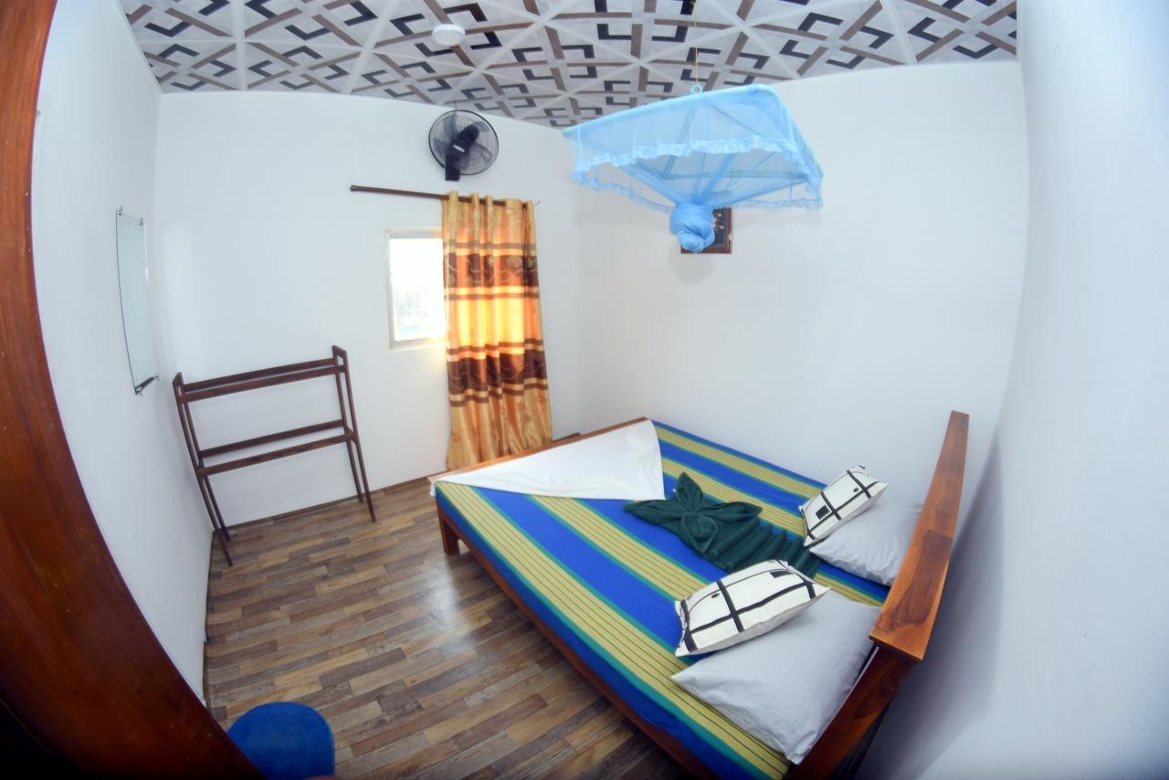 Bluray Beach Apartment Negombo Bagian luar foto